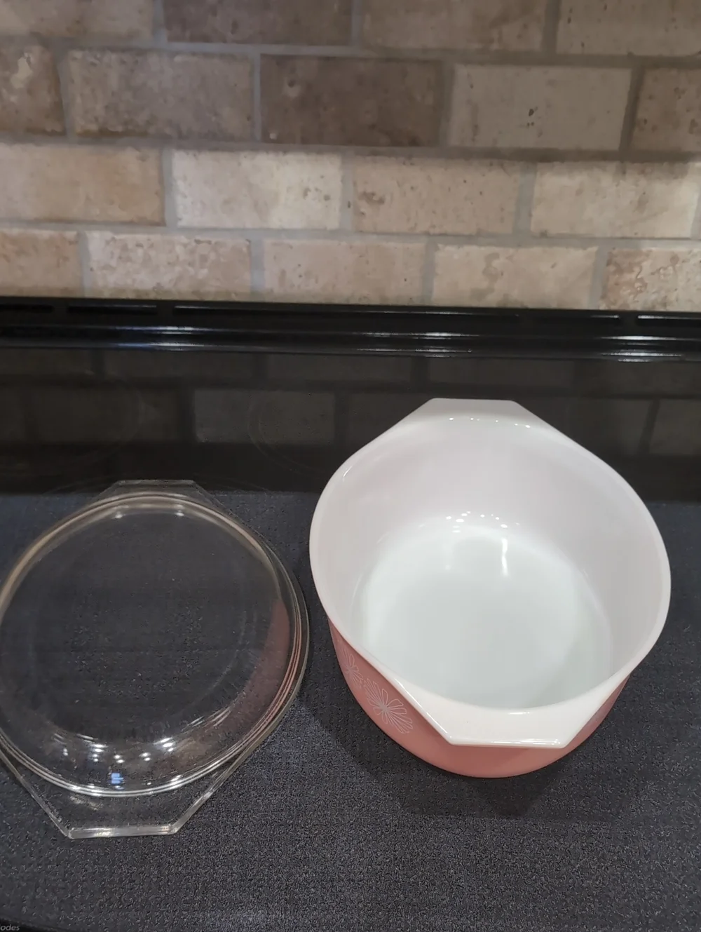 Vintage 1950's PYREX Pink Daisy 045 2 1/2 Quart / 2.5 Qt Oval Casserole with Lid